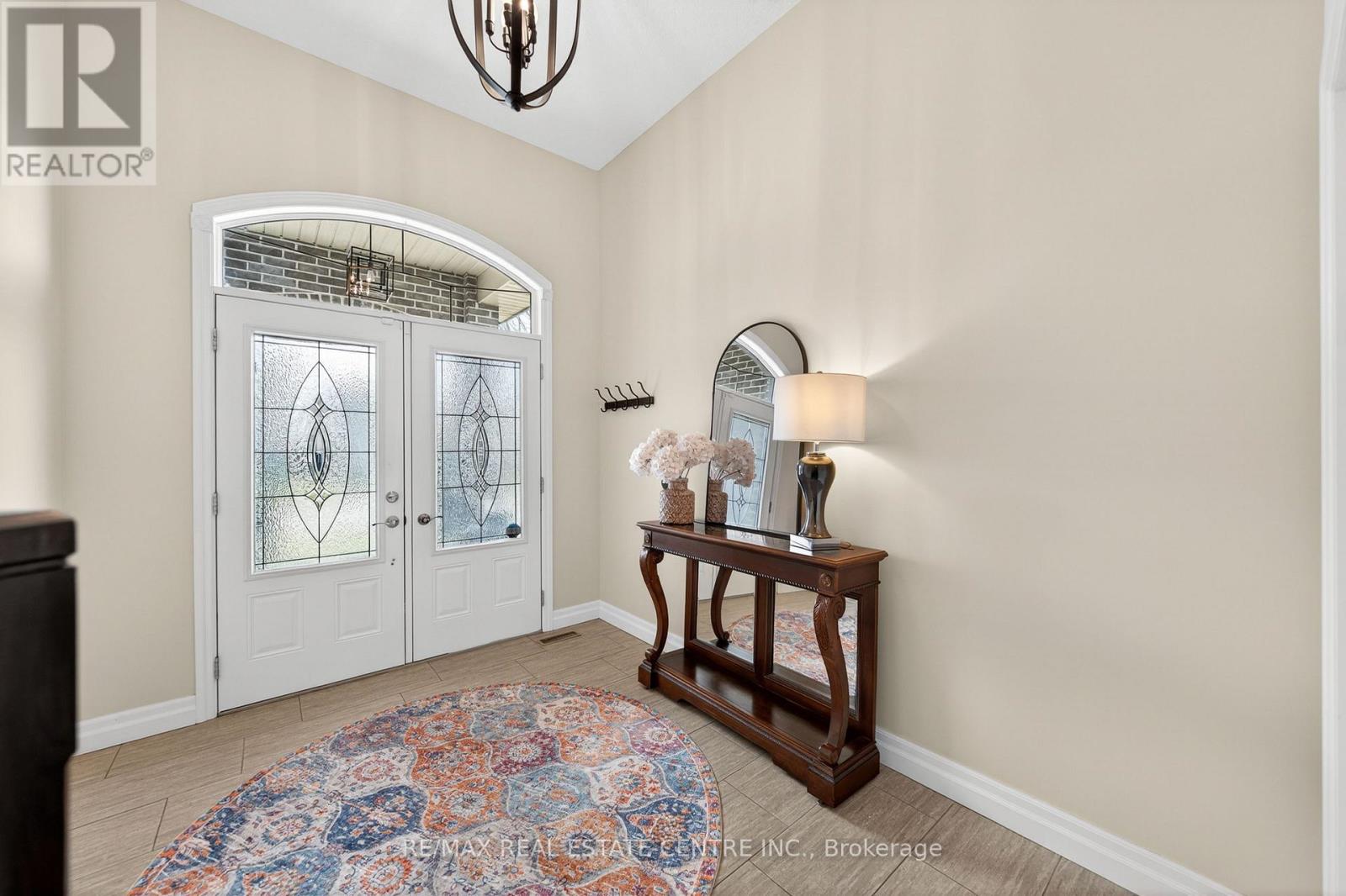 692 Halifax Road, Woodstock (Woodstock - North), Ontario  N4T 0G1 - Photo 3 - X13048196