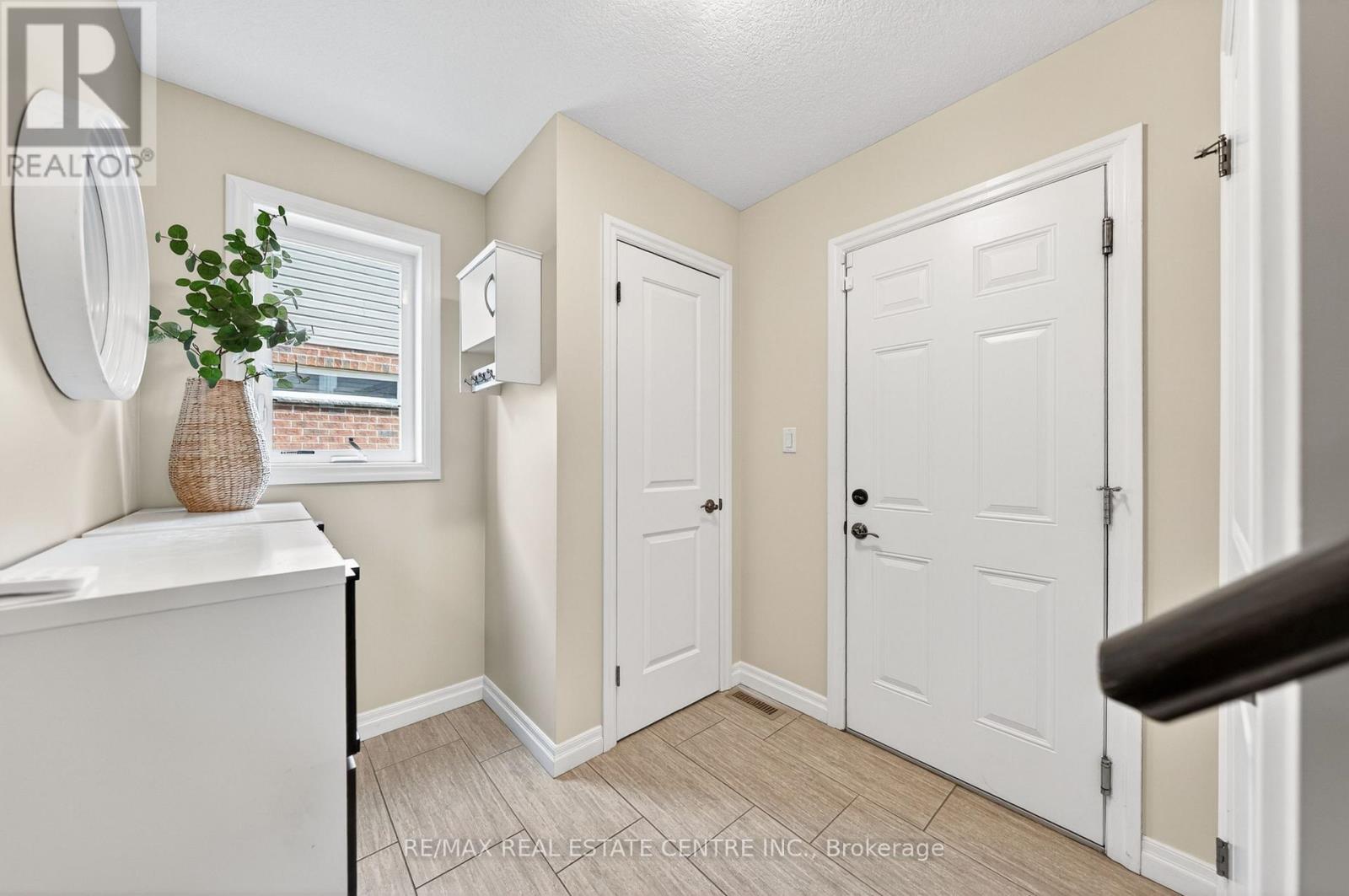 692 Halifax Road, Woodstock (Woodstock - North), Ontario  N4T 0G1 - Photo 36 - X13048196