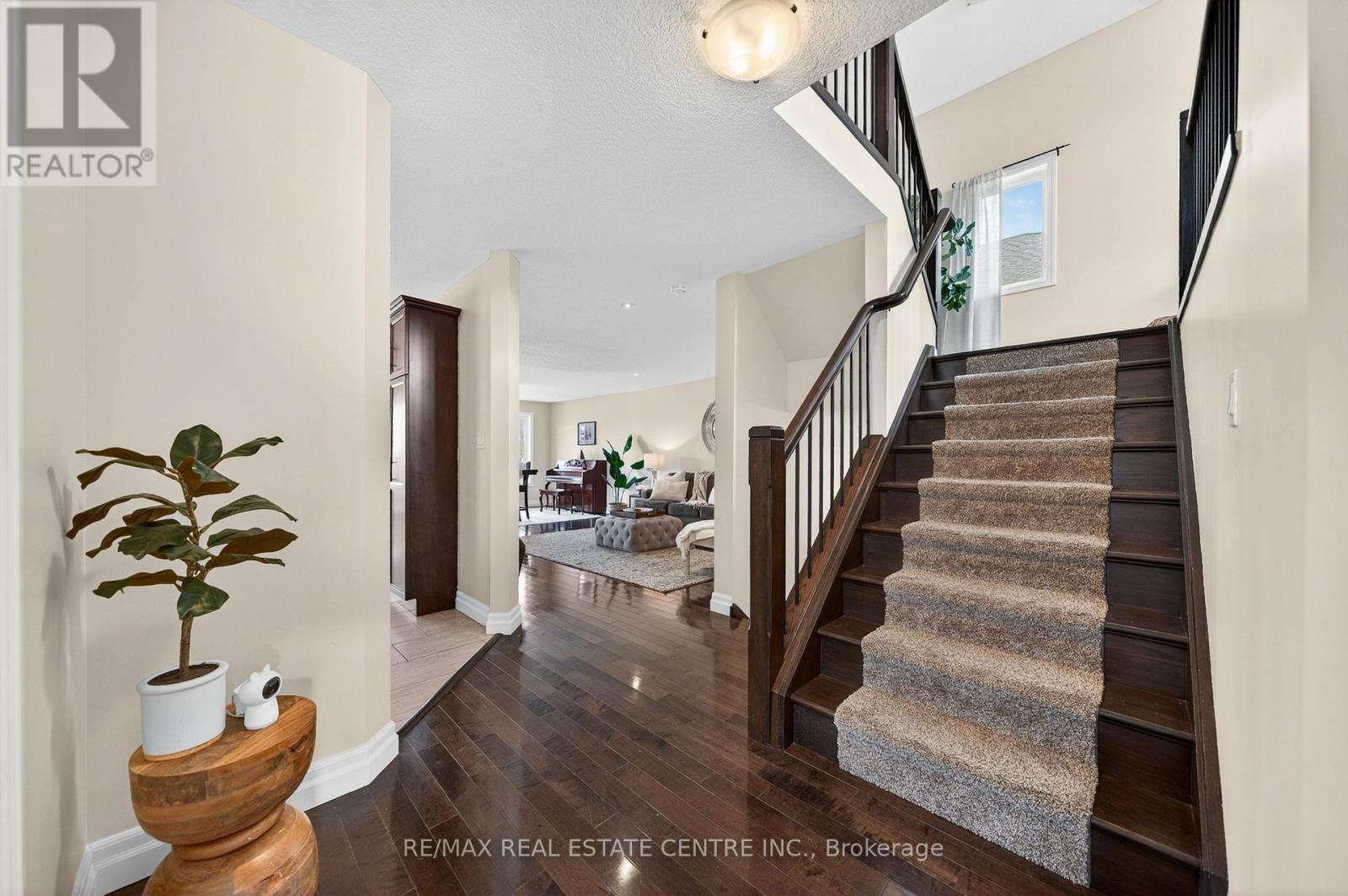 692 Halifax Road, Woodstock (Woodstock - North), Ontario  N4T 0G1 - Photo 5 - X13048196