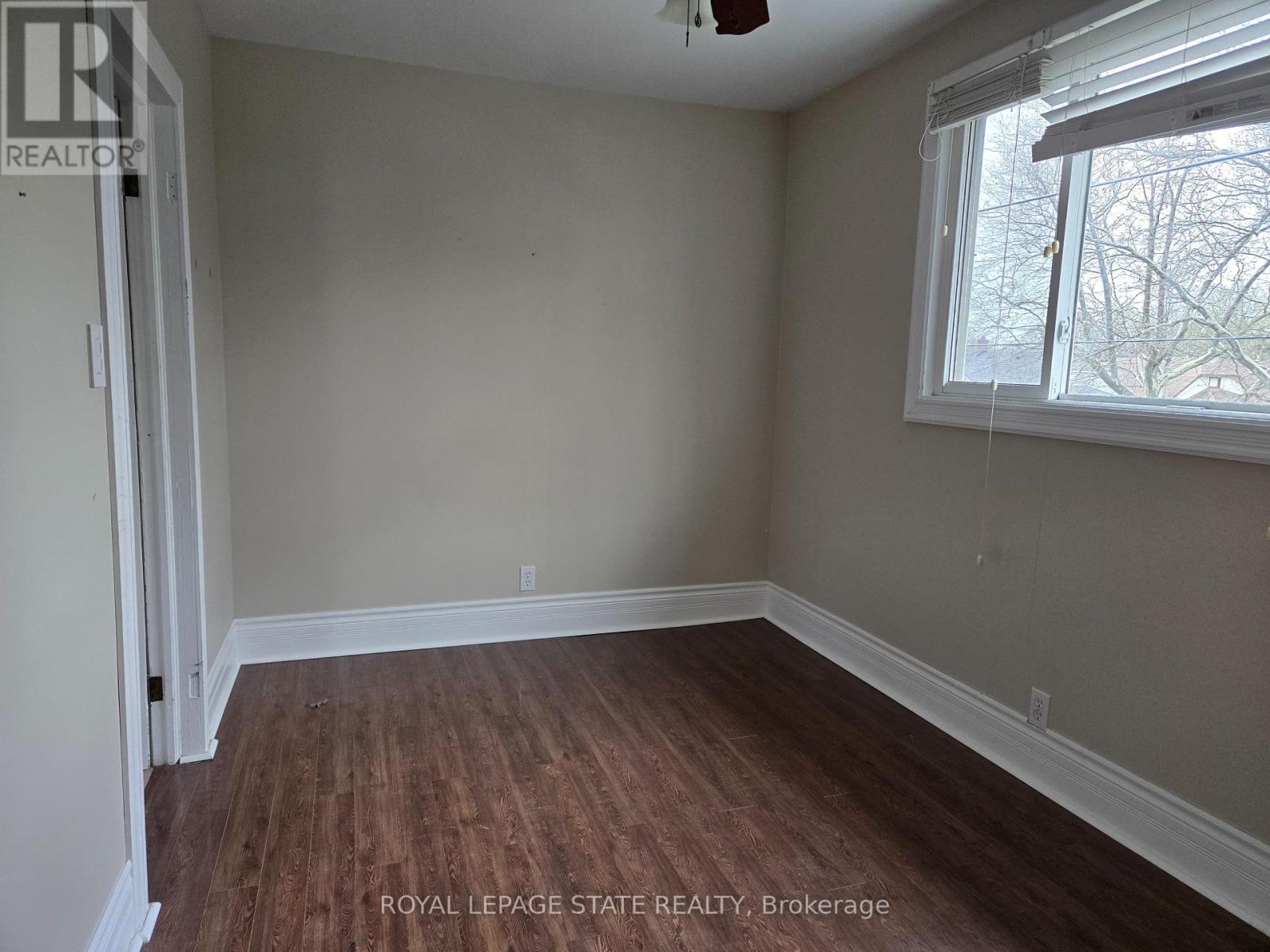 4 Haig Street, St. Catharines, Ontario  L2R 6K5 - Photo 11 - X13048222