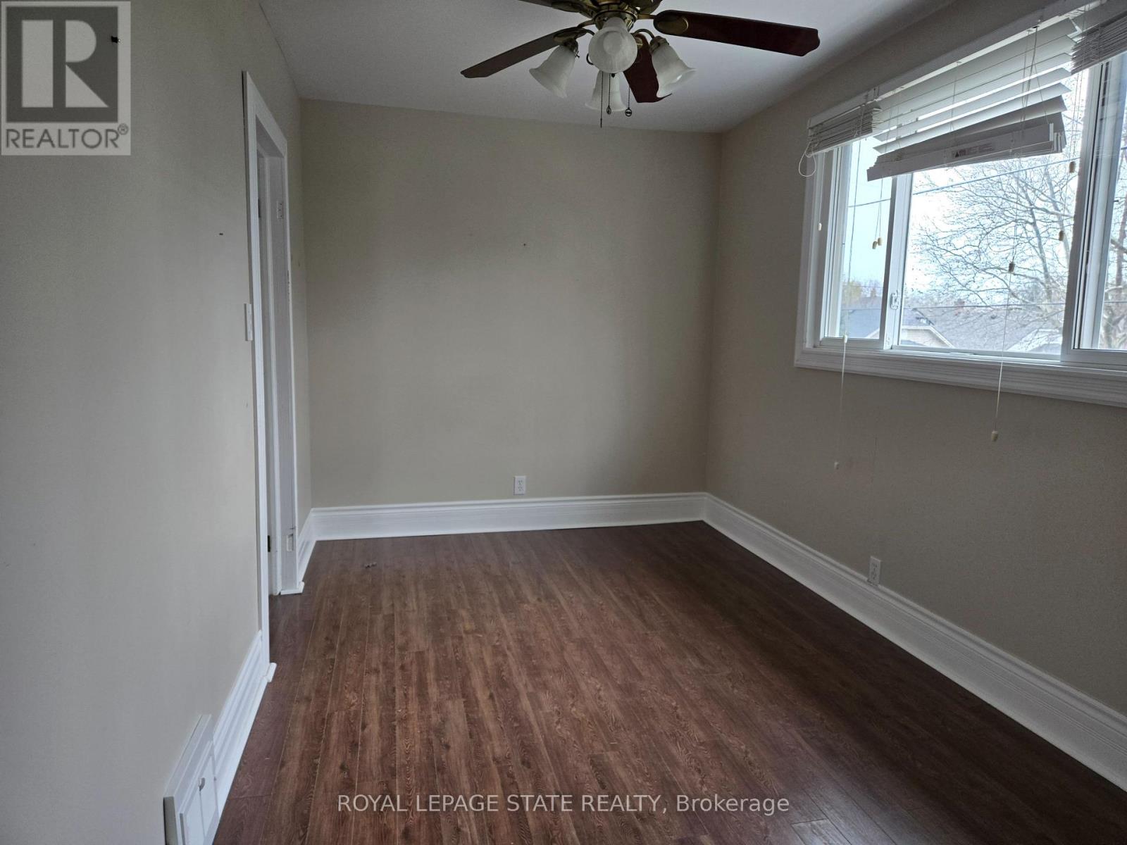 4 Haig Street, St. Catharines, Ontario  L2R 6K5 - Photo 12 - X13048222