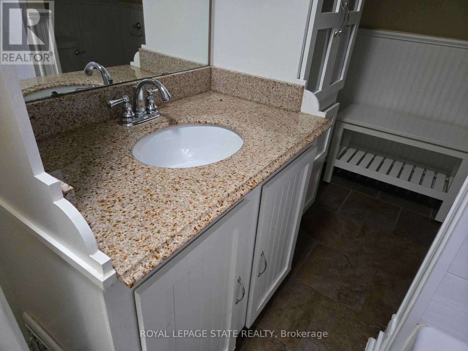 4 Haig Street, St. Catharines, Ontario  L2R 6K5 - Photo 8 - X13048222