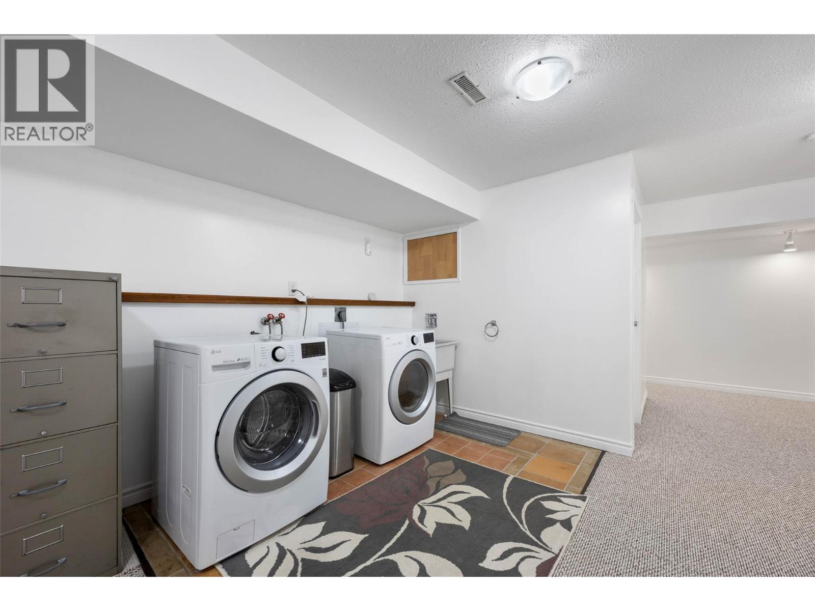 2402 Parkview Drive, Kamloops, British Columbia  V2B 7J1 - Photo 21 - 10384956