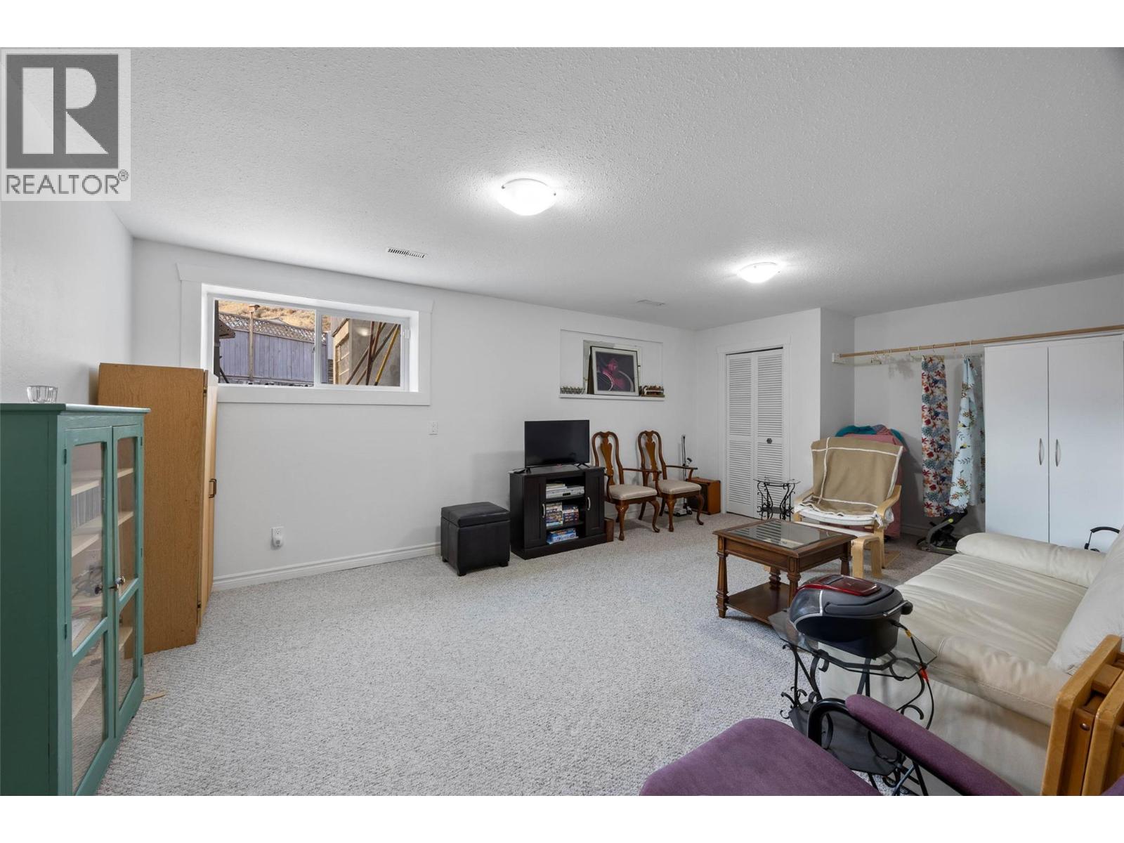 2402 Parkview Drive, Kamloops, British Columbia  V2B 7J1 - Photo 24 - 10384956