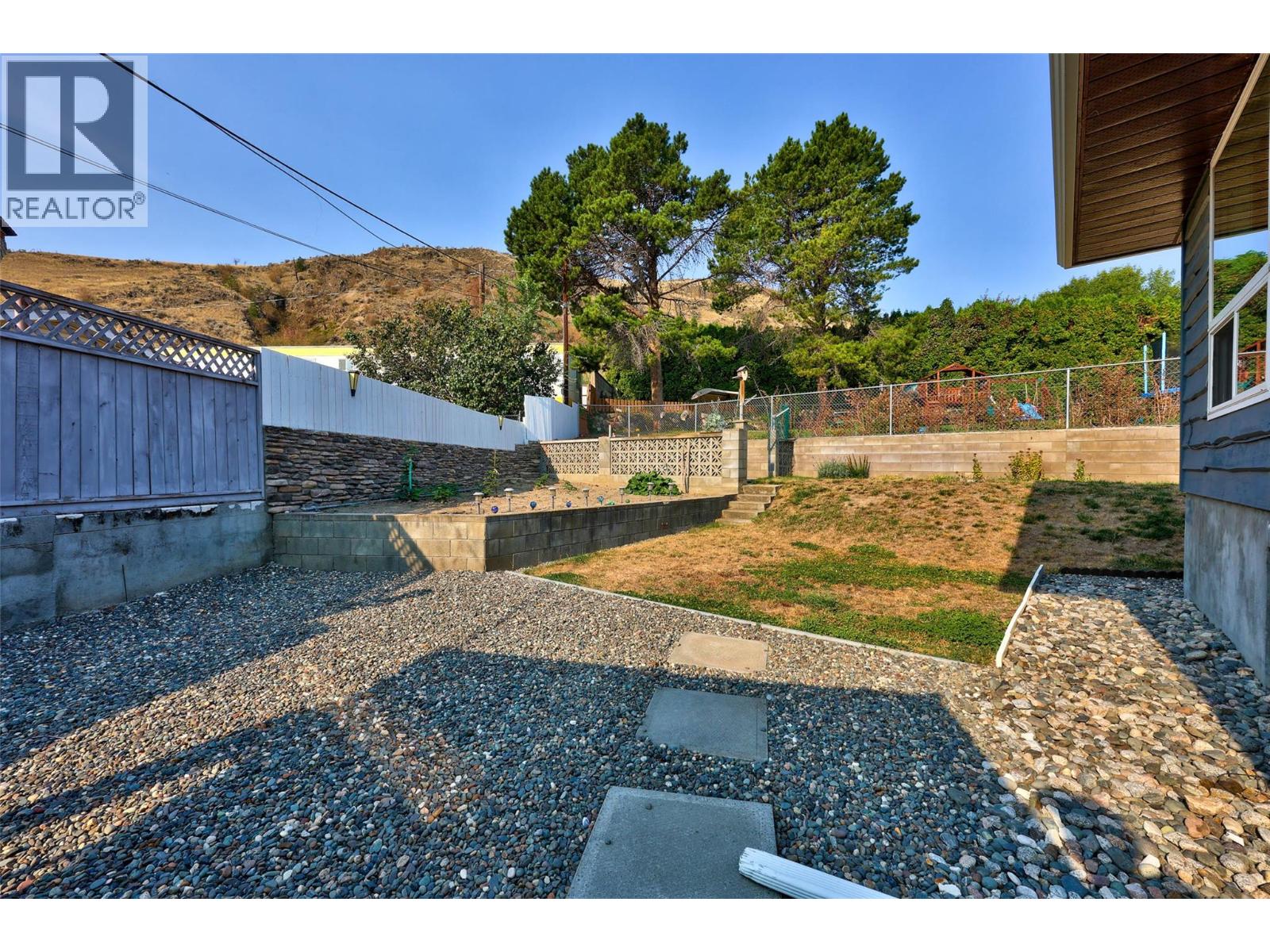 2402 Parkview Drive, Kamloops, British Columbia  V2B 7J1 - Photo 28 - 10384956