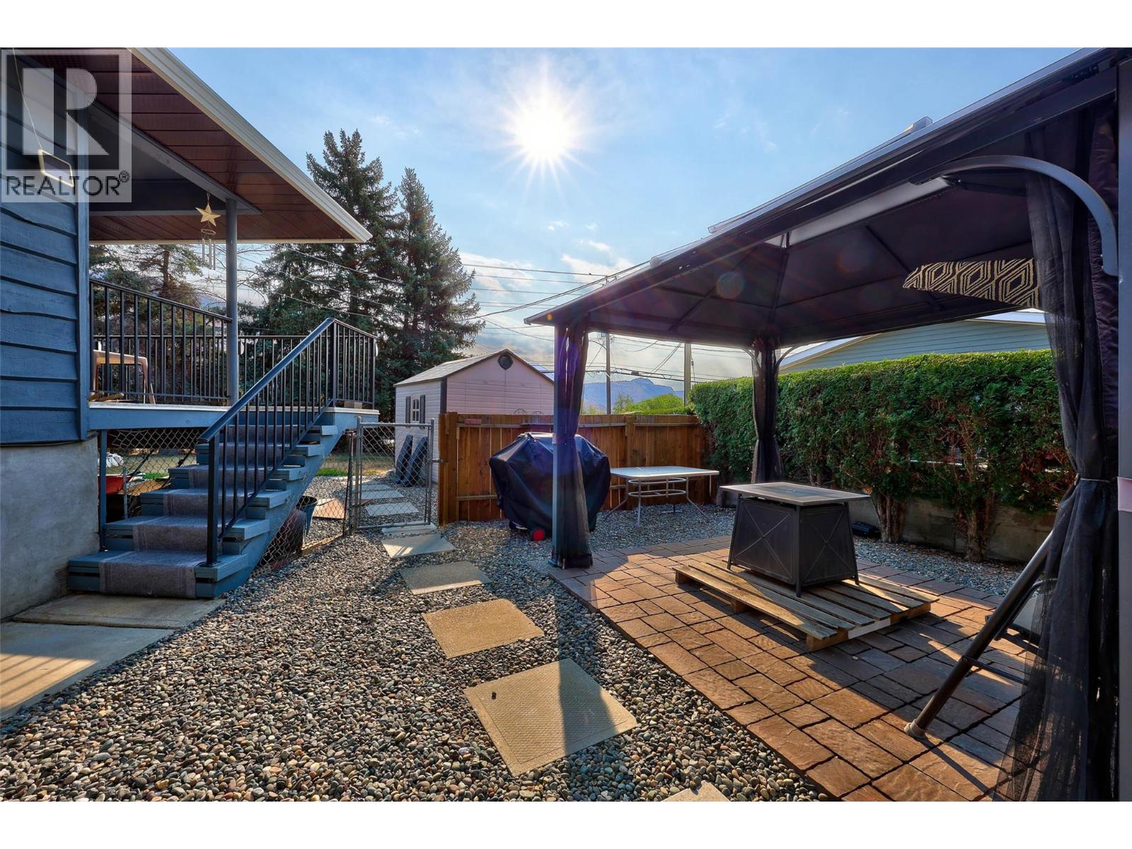 2402 Parkview Drive, Kamloops, British Columbia  V2B 7J1 - Photo 33 - 10384956