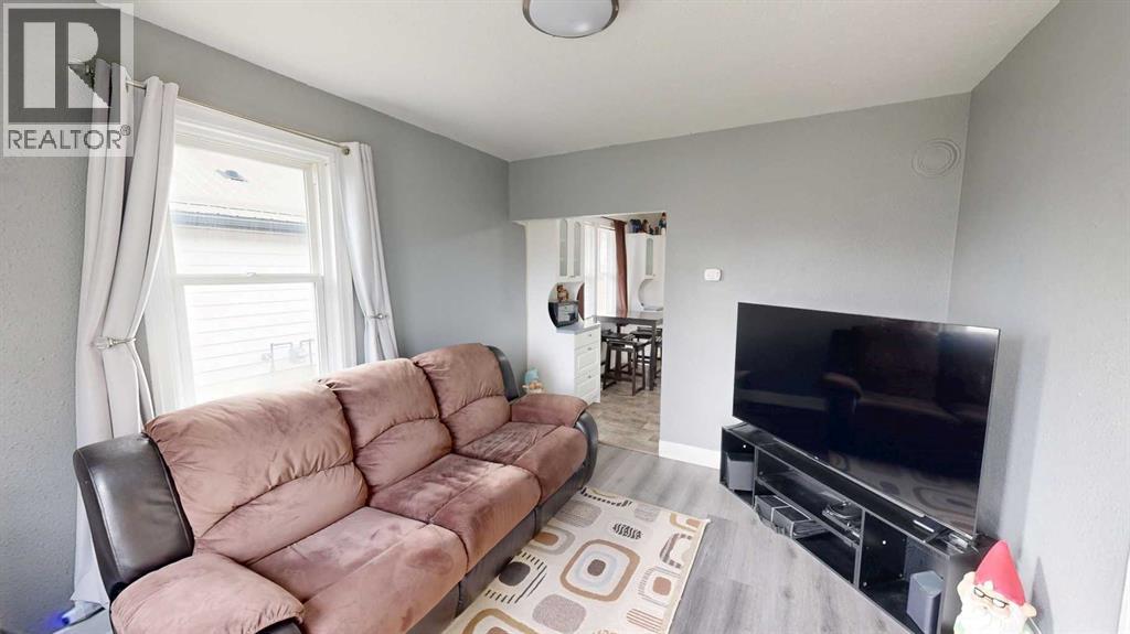 132 20 Street N, Lethbridge, Alberta  T1H 3M5 - Photo 3 - A2303987