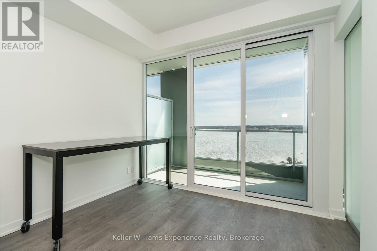 1910 - 39 Mary Street, Barrie (City Centre), Ontario  L4N 1S9 - Photo 11 - S13048416