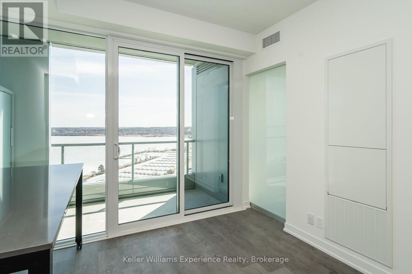 1910 - 39 Mary Street, Barrie (City Centre), Ontario  L4N 1S9 - Photo 12 - S13048416