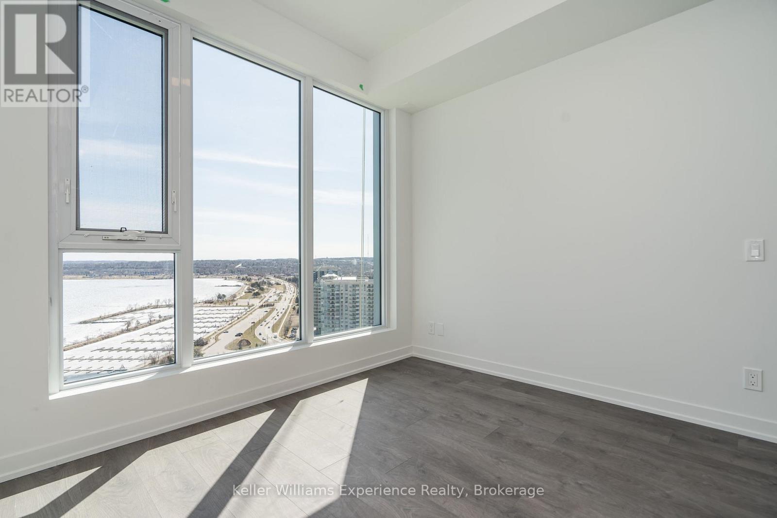 1910 - 39 Mary Street, Barrie (City Centre), Ontario  L4N 1S9 - Photo 14 - S13048416