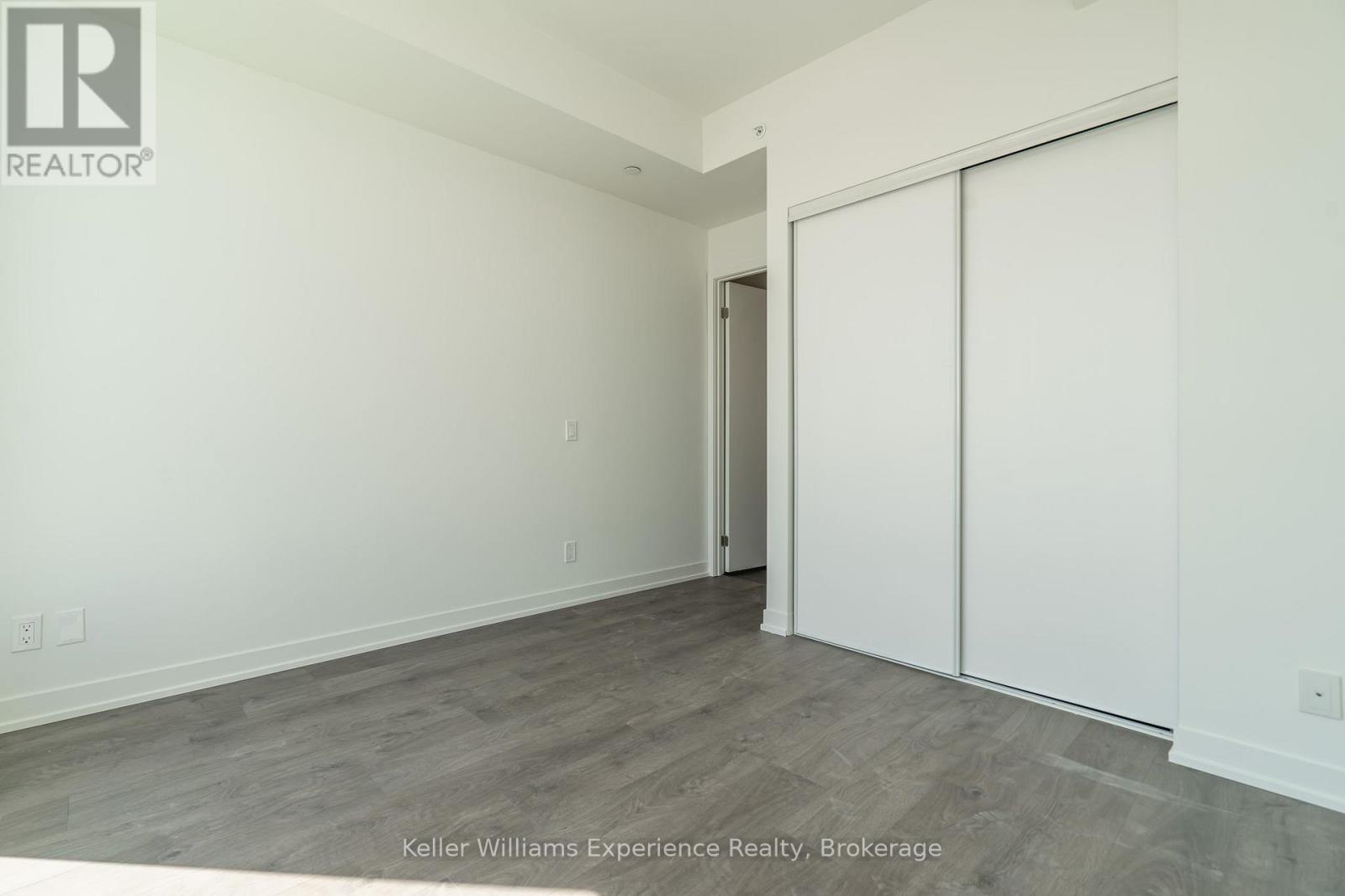 1910 - 39 Mary Street, Barrie (City Centre), Ontario  L4N 1S9 - Photo 17 - S13048416