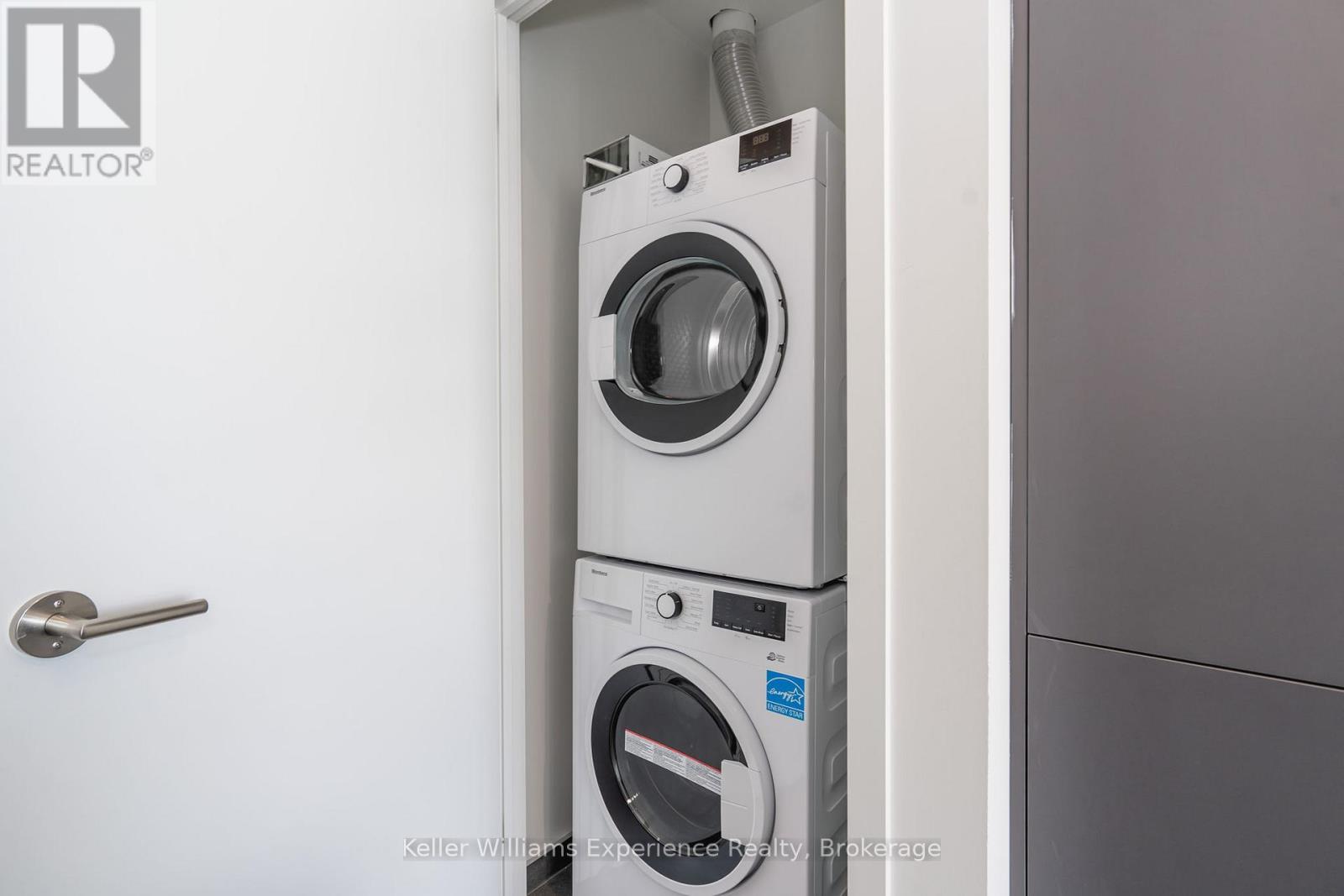 1910 - 39 Mary Street, Barrie (City Centre), Ontario  L4N 1S9 - Photo 19 - S13048416