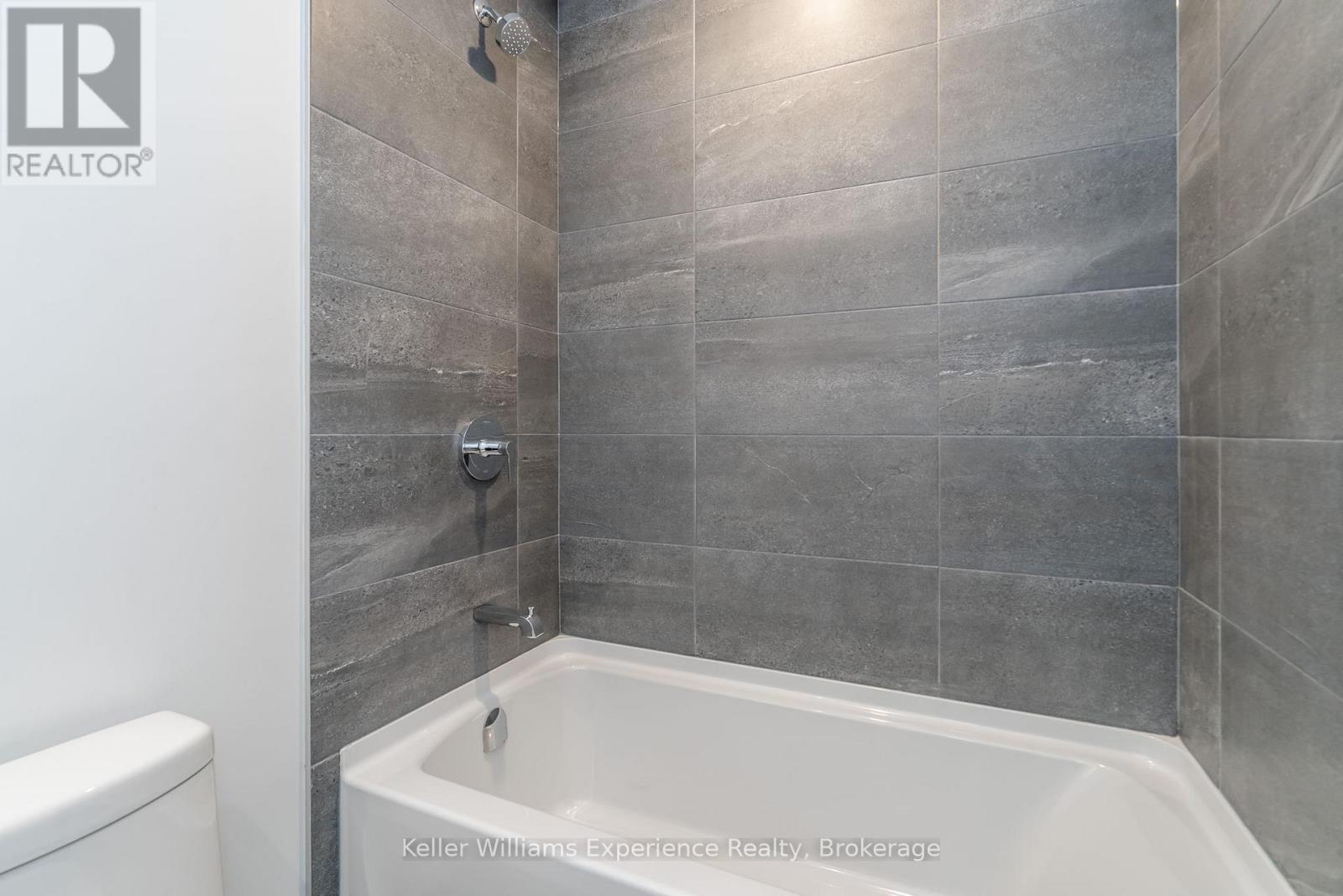 1910 - 39 Mary Street, Barrie (City Centre), Ontario  L4N 1S9 - Photo 22 - S13048416