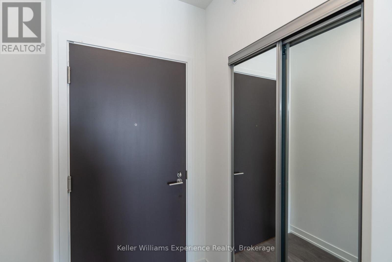 1910 - 39 Mary Street, Barrie (City Centre), Ontario  L4N 1S9 - Photo 3 - S13048416