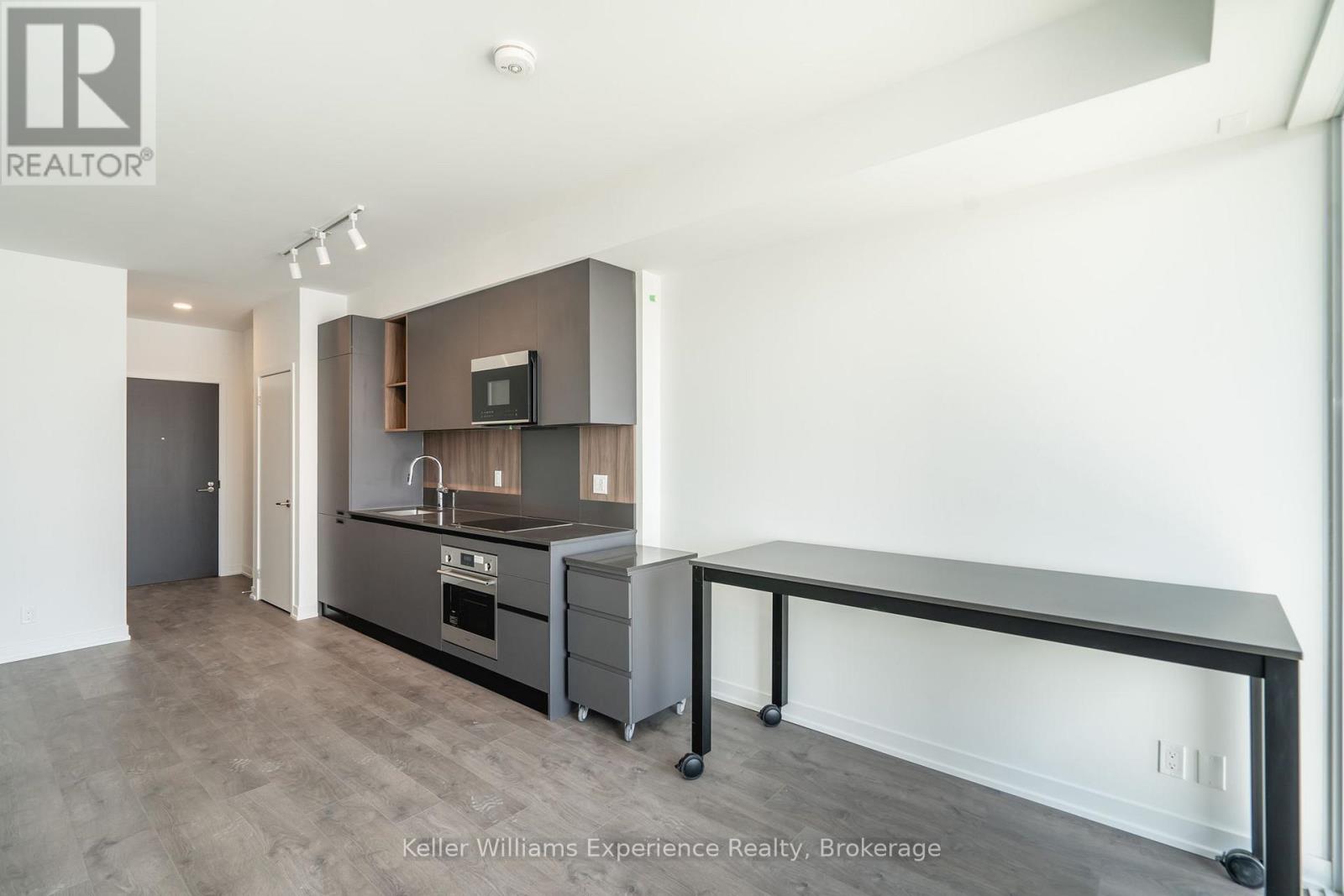 1910 - 39 Mary Street, Barrie (City Centre), Ontario  L4N 1S9 - Photo 4 - S13048416