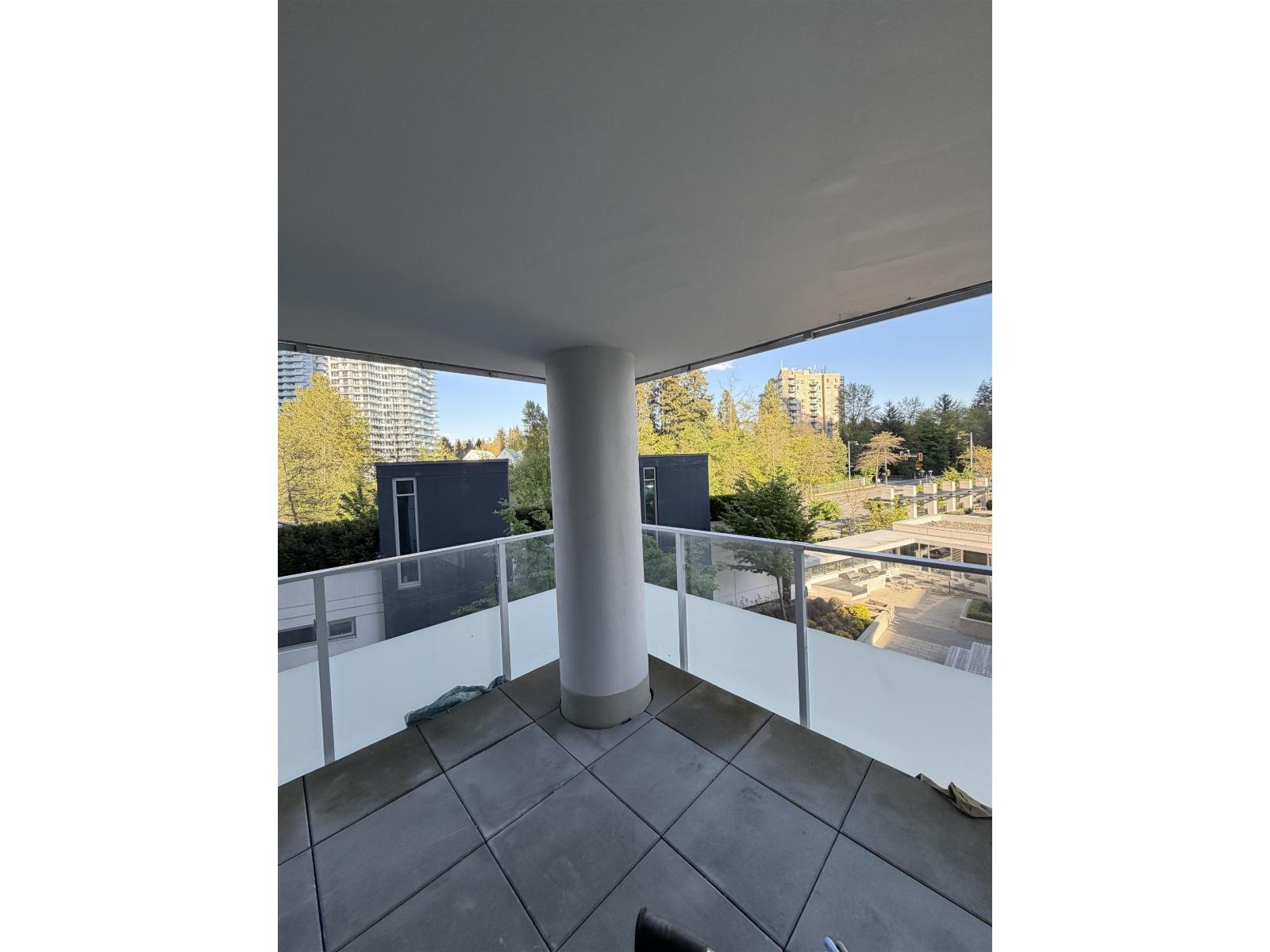 307 9887 Whalley Boulevard, Surrey, British Columbia  V3T 0P4 - Photo 2 - R3111833