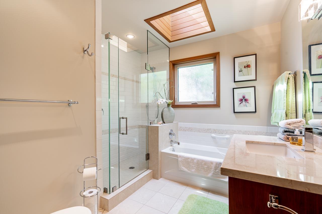 14366 Magdalen Avenue, White Rock, British Columbia  V4B 2X3 - Photo 33 - R3110786