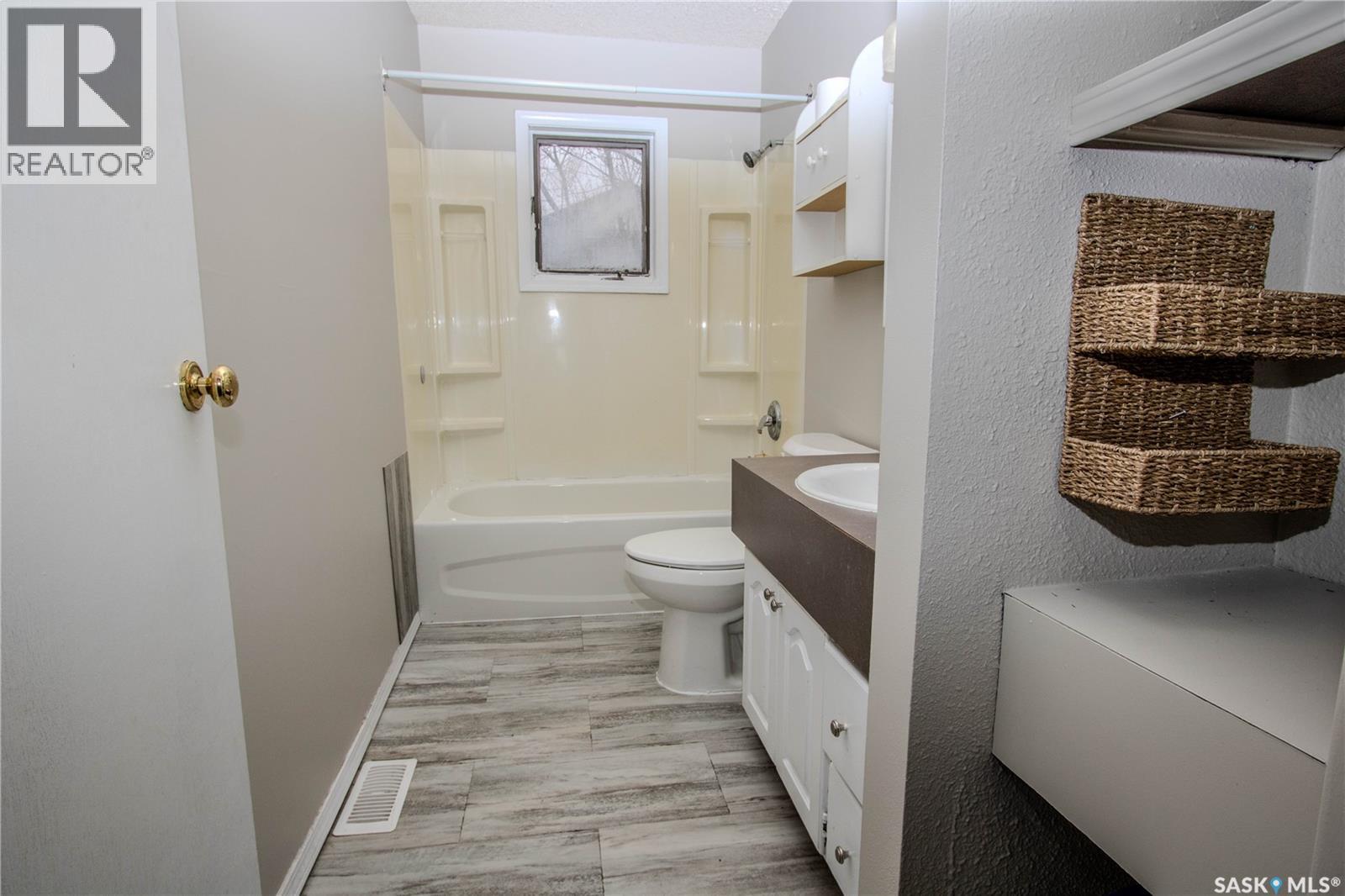 344 Angus Street, Regina, Saskatchewan  S4R 3K6 - Photo 10 - SK034022