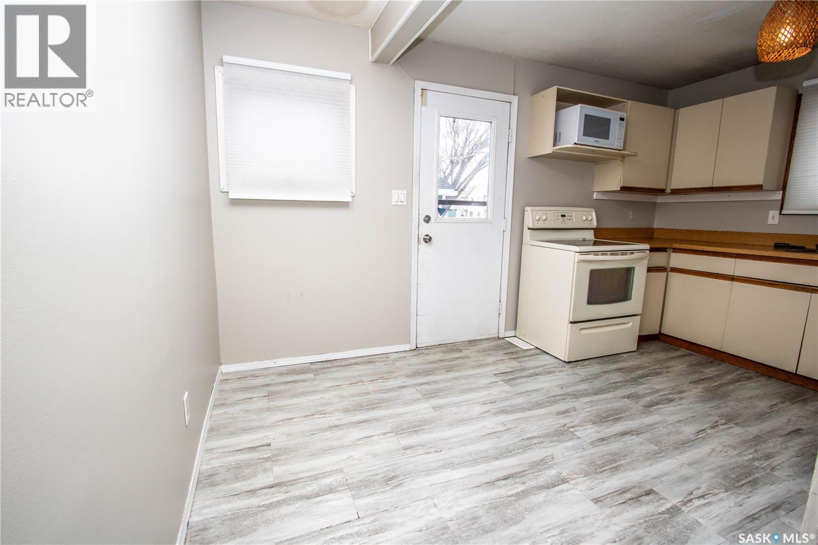 344 Angus Street, Regina, Saskatchewan  S4R 3K6 - Photo 5 - SK034022