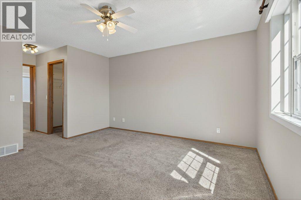 29 Shannon Manor Sw, Calgary, Alberta  T2Y 2Y5 - Photo 13 - A2303275