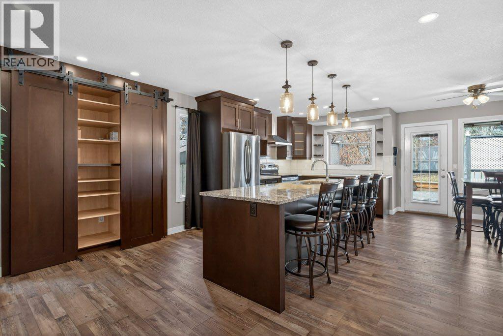 29 Shannon Manor Sw, Calgary, Alberta  T2Y 2Y5 - Photo 2 - A2303275