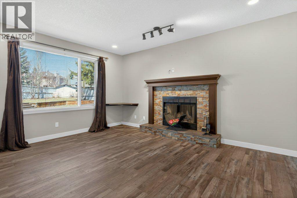 29 Shannon Manor Sw, Calgary, Alberta  T2Y 2Y5 - Photo 8 - A2303275
