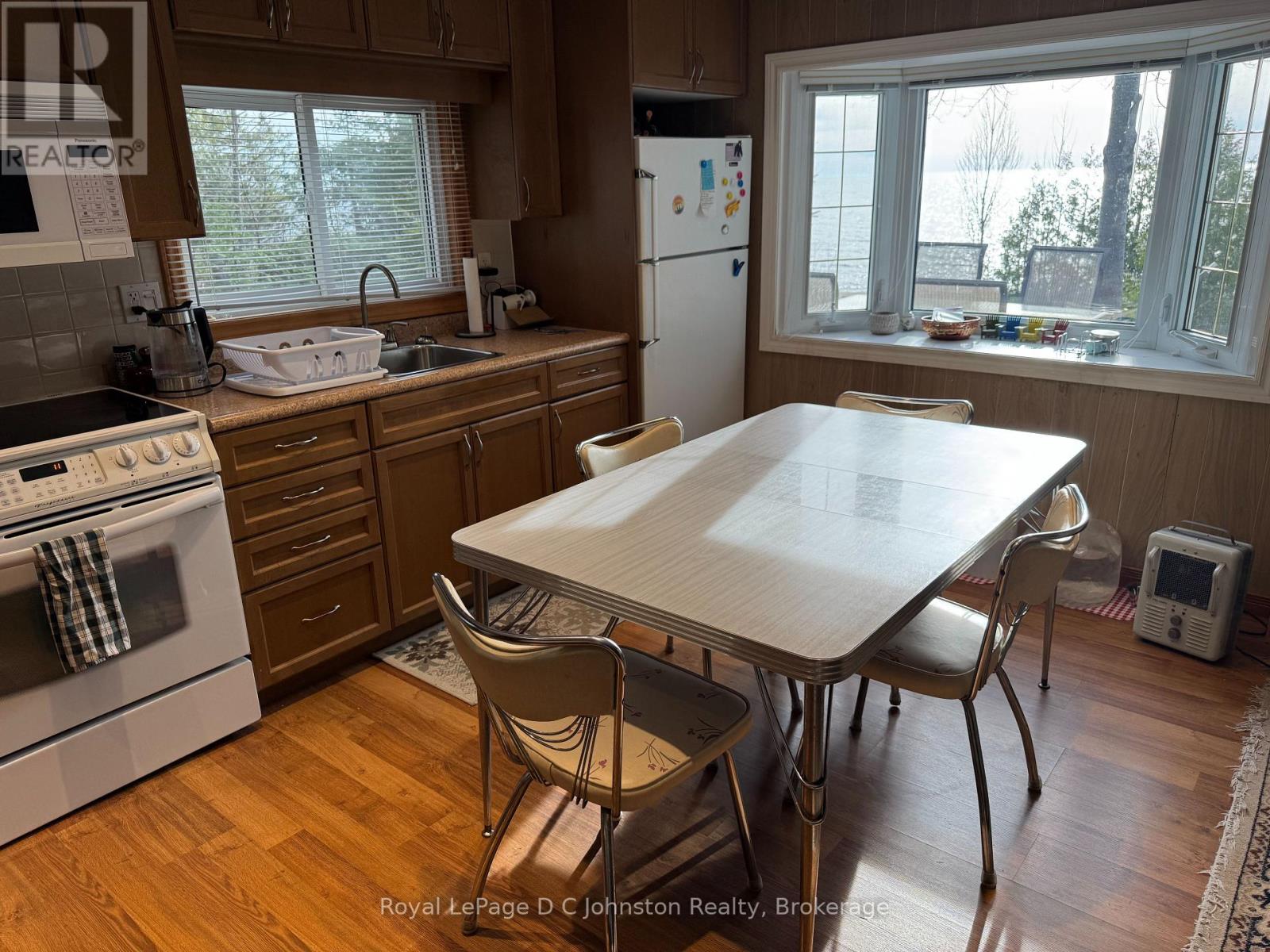 251 Bruce 13 Road, Native Leased Lands, Ontario  N0H 2L0 - Photo 9 - X13048434