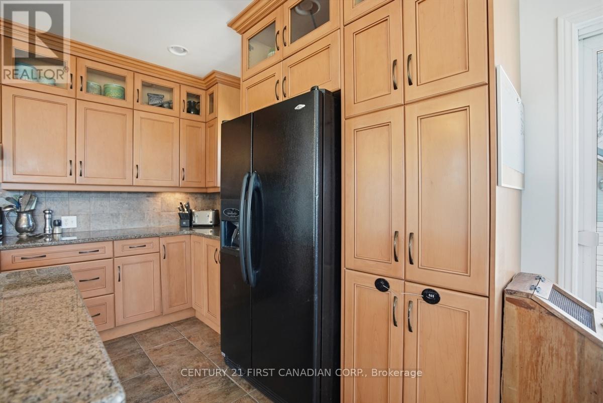 3159 Nauvoo Road, Brooke-Alvinston, Ontario  N0N 1A0 - Photo 10 - X13048426