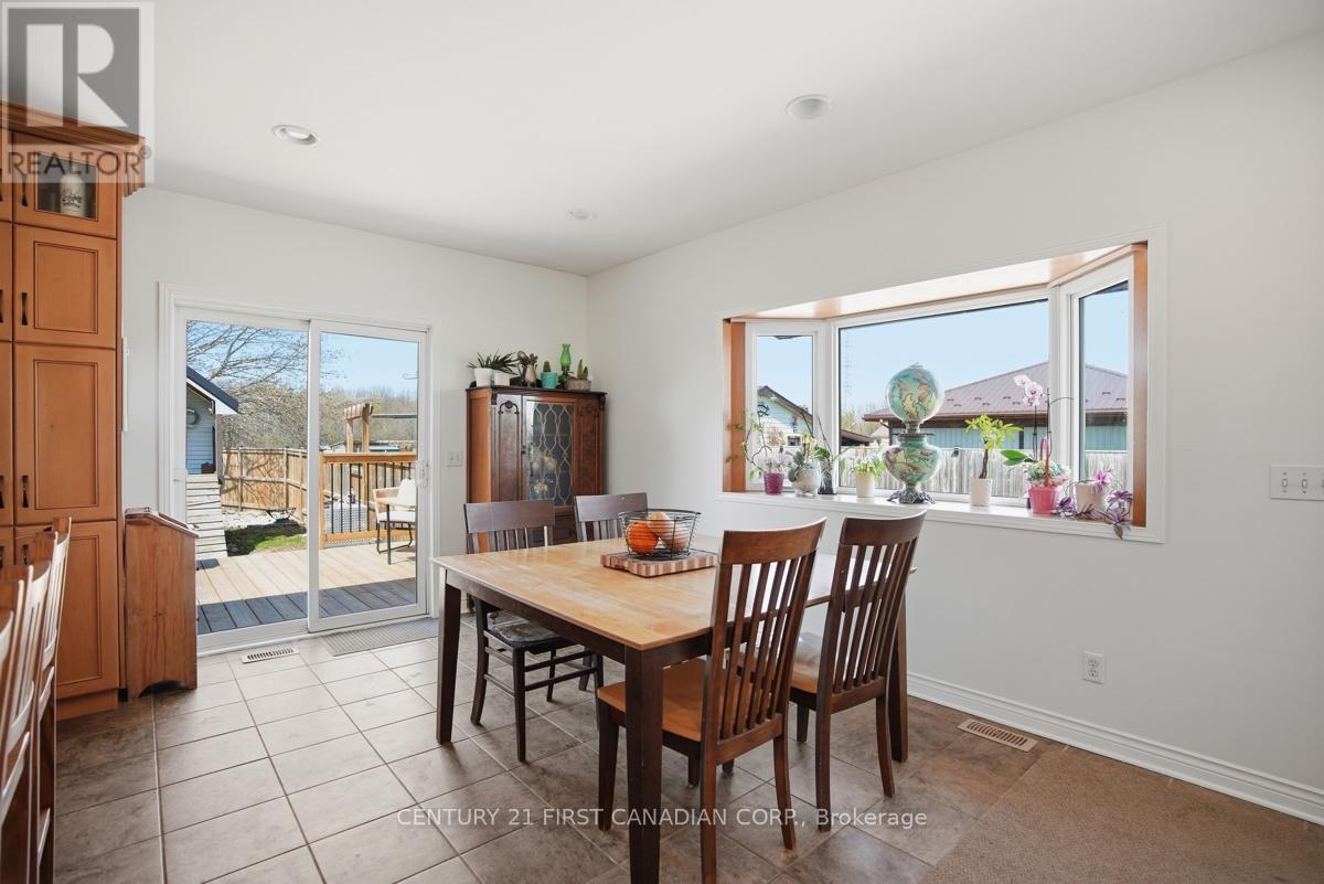 3159 Nauvoo Road, Brooke-Alvinston, Ontario  N0N 1A0 - Photo 11 - X13048426