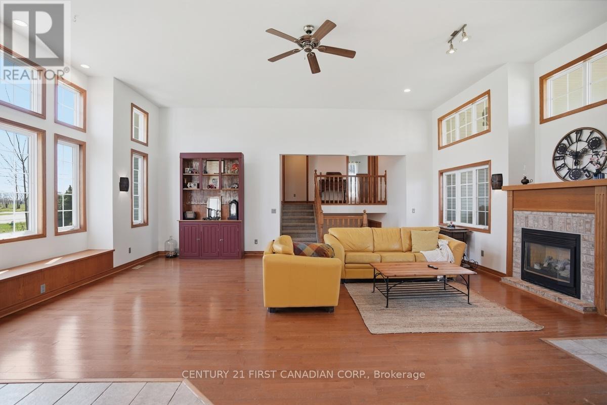 3159 Nauvoo Road, Brooke-Alvinston, Ontario  N0N 1A0 - Photo 16 - X13048426