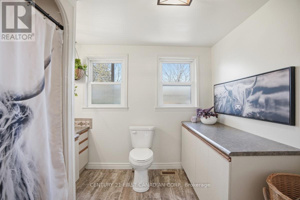 3159 Nauvoo Road, Brooke-Alvinston, Ontario  N0N 1A0 - Photo 19 - X13048426