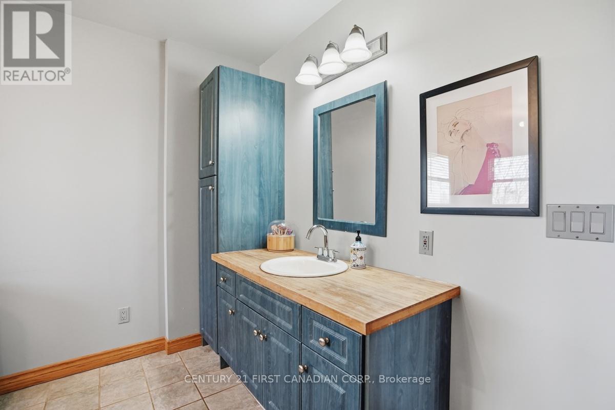 3159 Nauvoo Road, Brooke-Alvinston, Ontario  N0N 1A0 - Photo 25 - X13048426