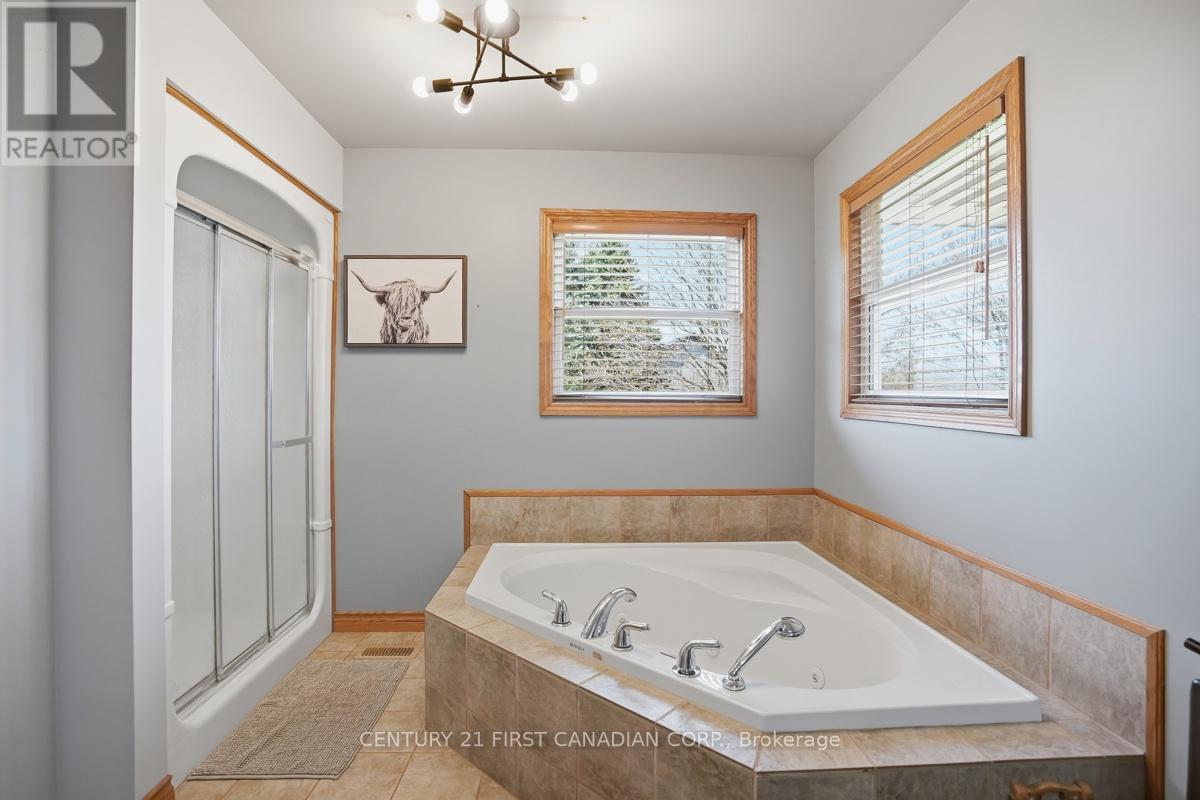 3159 Nauvoo Road, Brooke-Alvinston, Ontario  N0N 1A0 - Photo 26 - X13048426