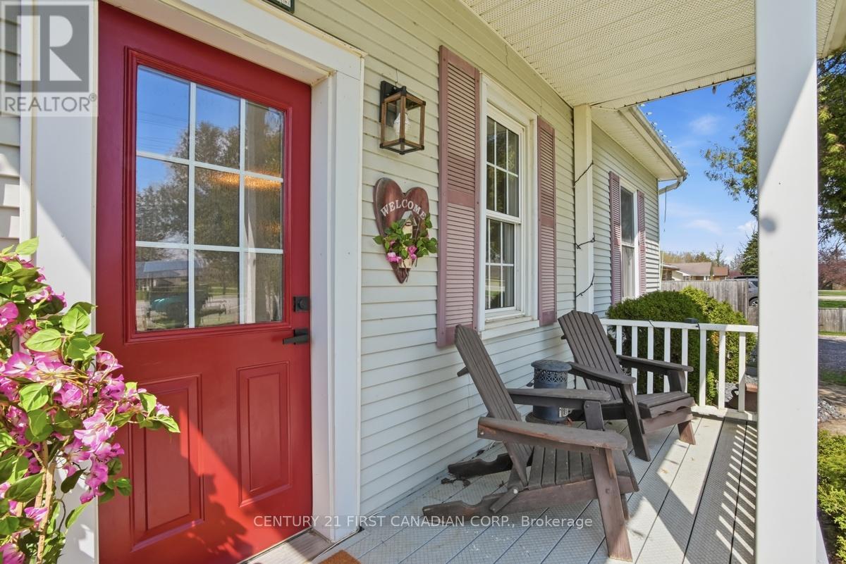 3159 Nauvoo Road, Brooke-Alvinston, Ontario  N0N 1A0 - Photo 3 - X13048426