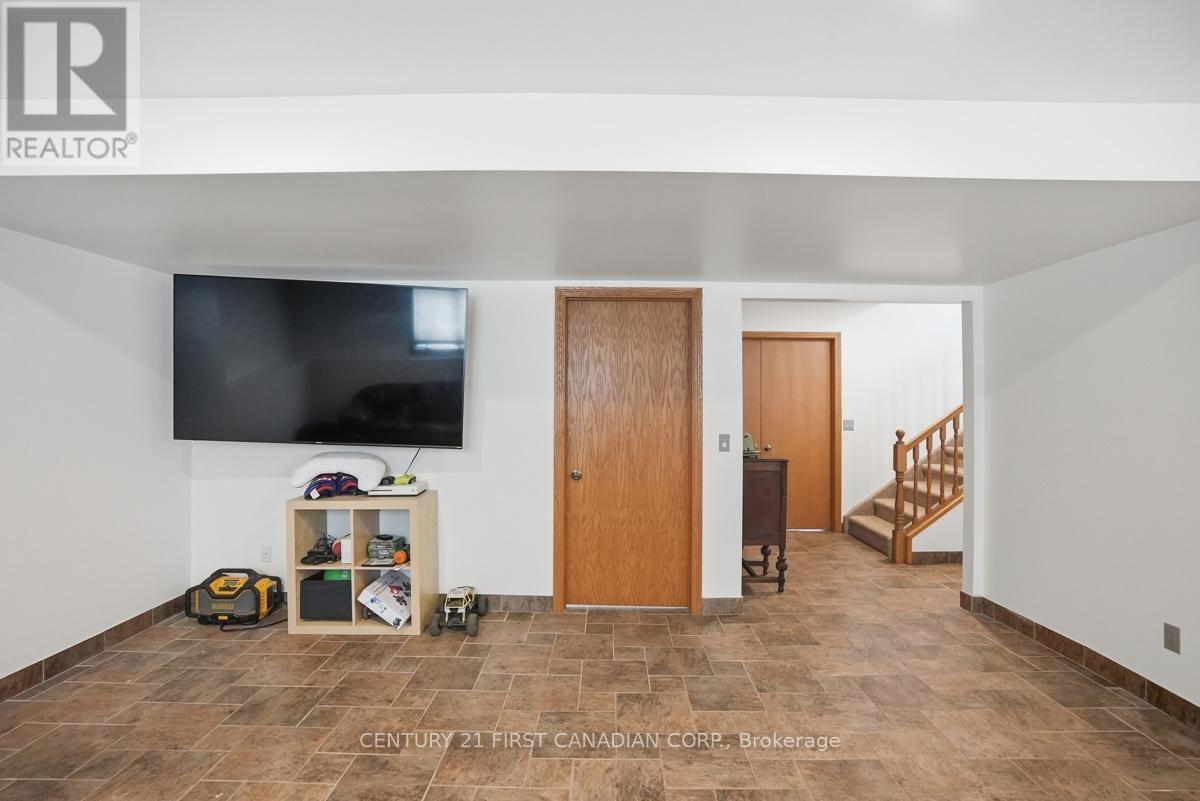 3159 Nauvoo Road, Brooke-Alvinston, Ontario  N0N 1A0 - Photo 31 - X13048426