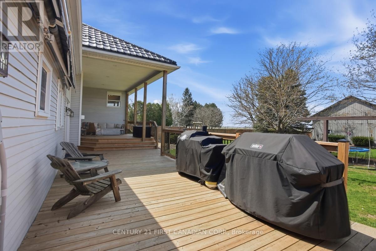 3159 Nauvoo Road, Brooke-Alvinston, Ontario  N0N 1A0 - Photo 35 - X13048426