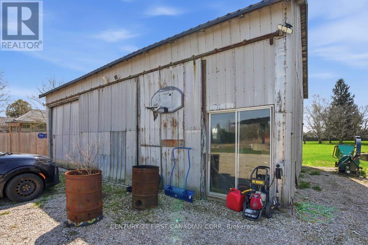 3159 Nauvoo Road, Brooke-Alvinston, Ontario  N0N 1A0 - Photo 39 - X13048426