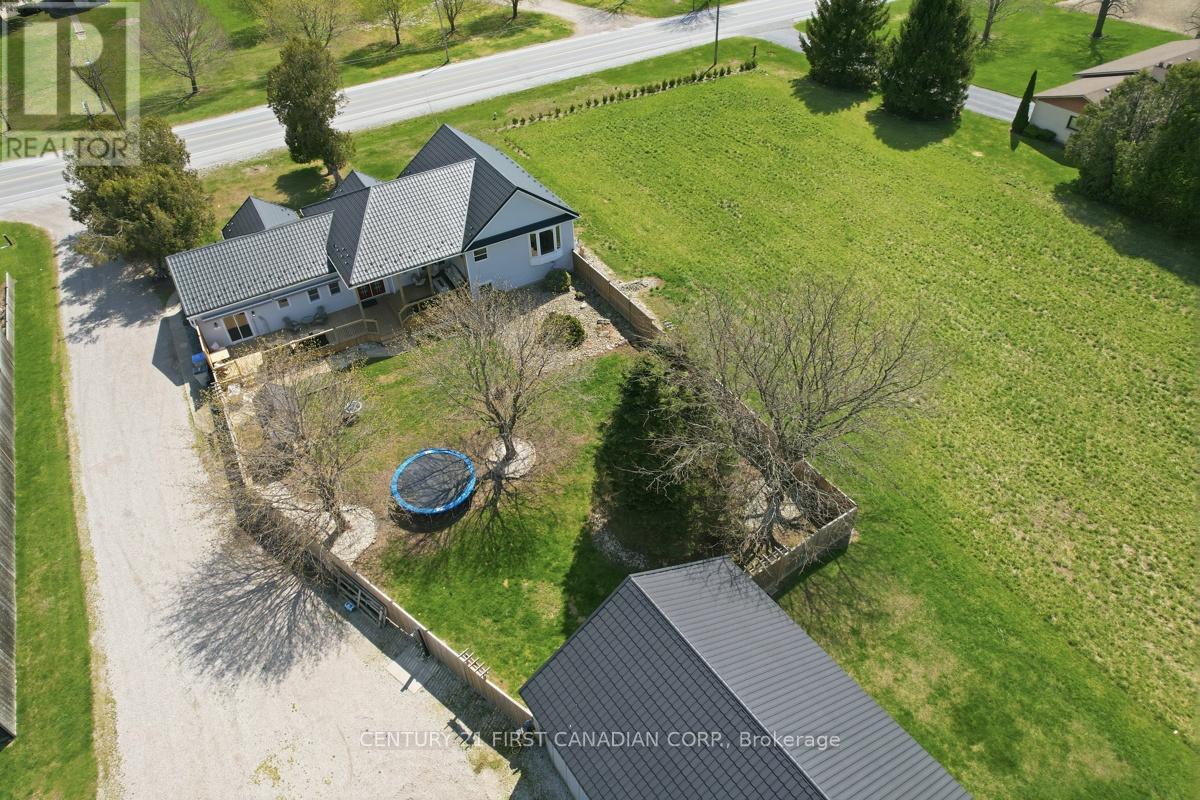 3159 Nauvoo Road, Brooke-Alvinston, Ontario  N0N 1A0 - Photo 47 - X13048426