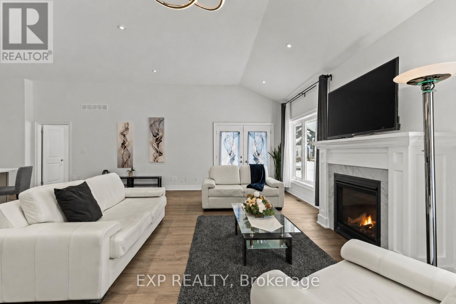 3571 Whispering Woods Trail, Fort Erie, Ontario  L0S 1N0 - Photo 17 - X12661210