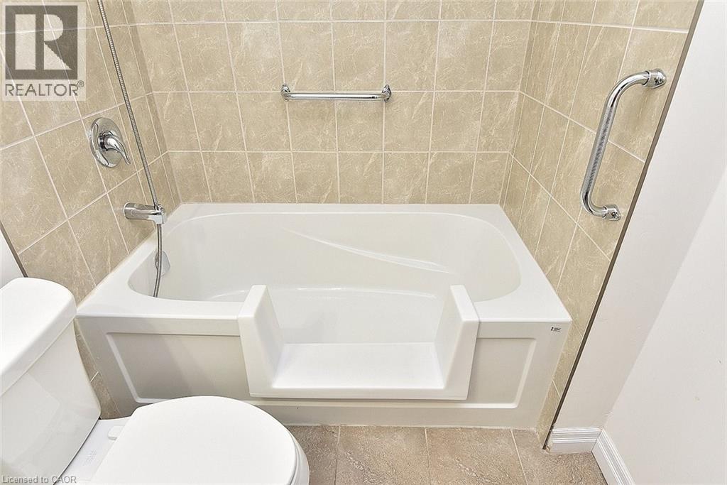 170 Rockhaven Lane Unit# 210, Hamilton, Ontario  L8B 1B5 - Photo 21 - 40824464