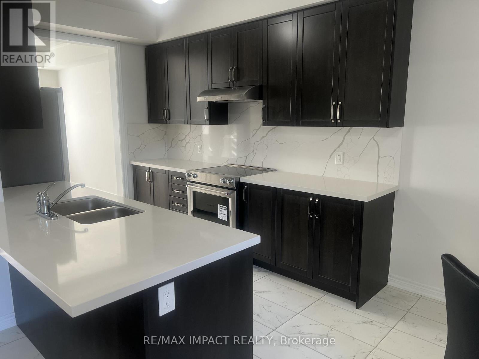 317 Coronation Road, Whitby, Ontario  L1P 0P8 - Photo 6 - E13048162