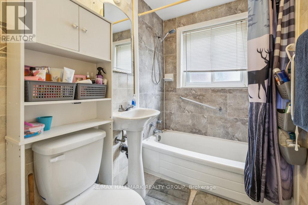 264 Michel Circle, Ottawa, Ontario  K1L 7P9 - Photo 35 - X12926886