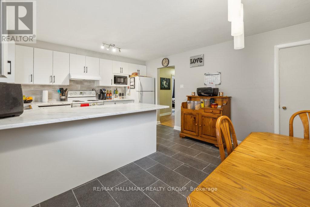 264 Michel Circle, Ottawa, Ontario  K1L 7P9 - Photo 41 - X12926886