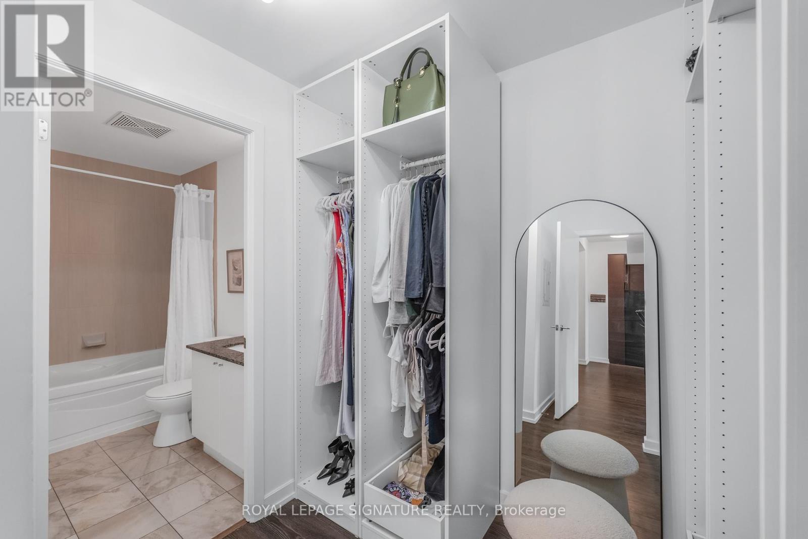 1801 - 18 Harbour Street, Toronto, Ontario  M5J 2Z6 - Photo 18 - C13048384