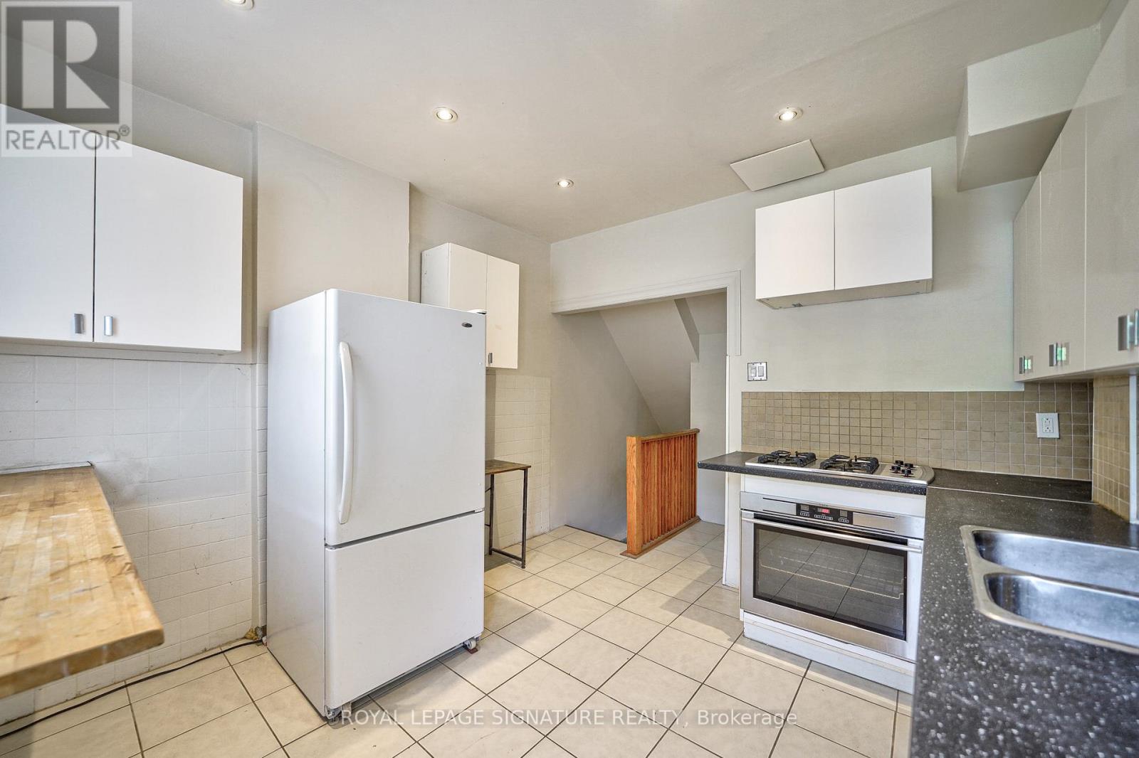 Main - 439 Crawford Street, Toronto, Ontario  M6G 3J7 - Photo 10 - C13048440