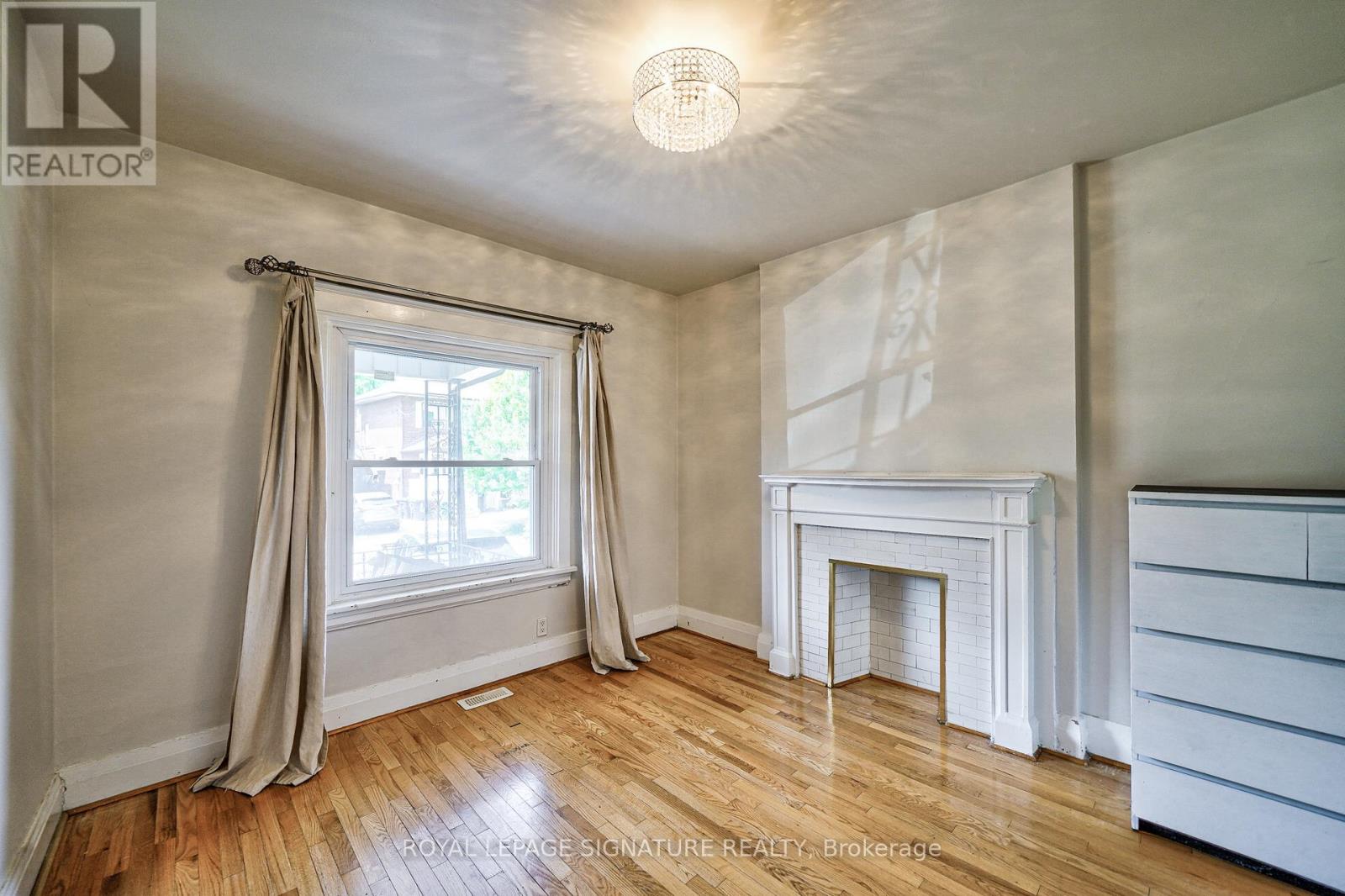 Main - 439 Crawford Street, Toronto, Ontario  M6G 3J7 - Photo 13 - C13048440