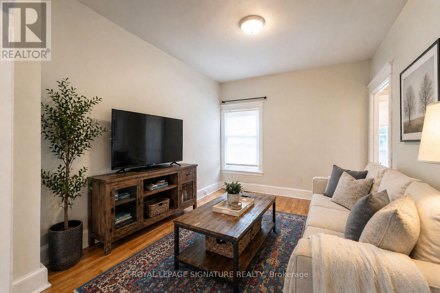 Main - 439 Crawford Street, Toronto, Ontario  M6G 3J7 - Photo 3 - C13048440