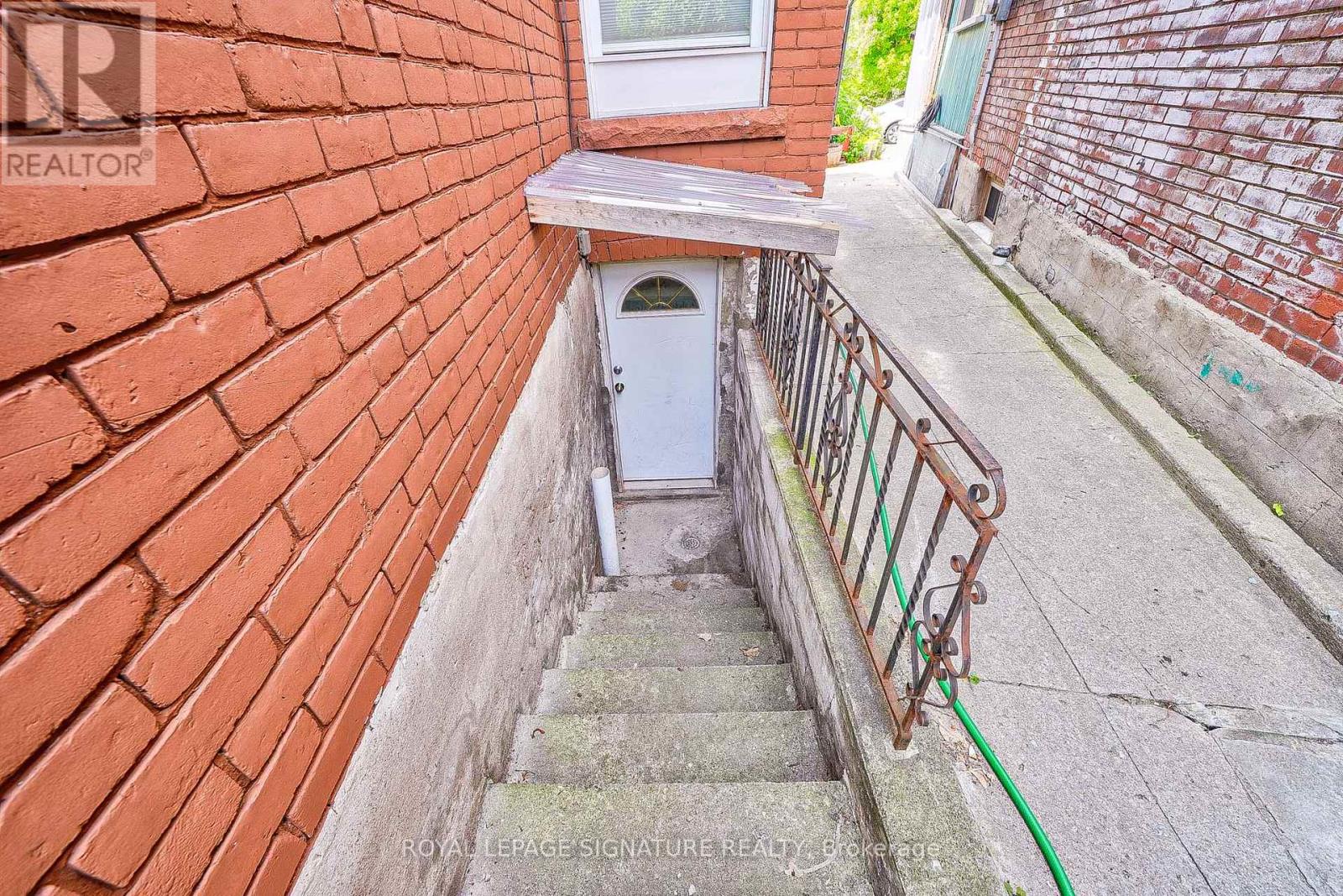 Main - 439 Crawford Street, Toronto, Ontario  M6G 3J7 - Photo 30 - C13048440