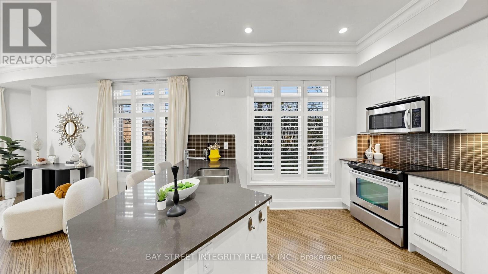 Th36 - 9 Oakburn Crescent, Toronto, Ontario  M2N 2T5 - Photo 10 - C13048460