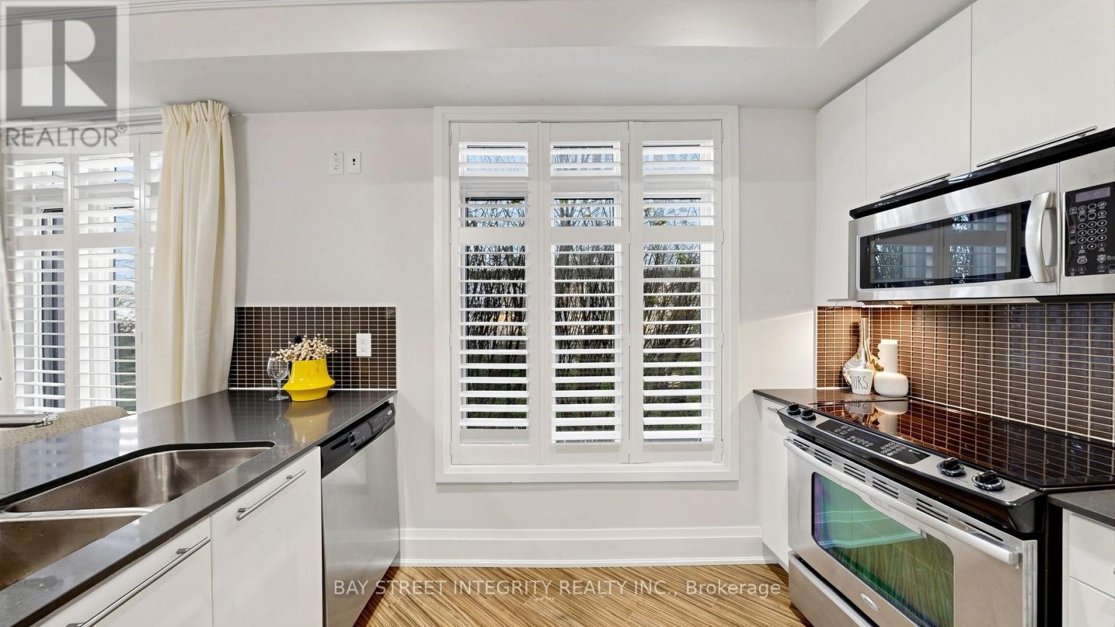 Th36 - 9 Oakburn Crescent, Toronto, Ontario  M2N 2T5 - Photo 11 - C13048460